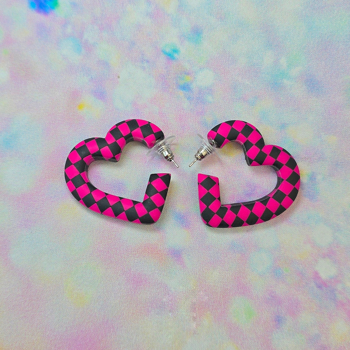 Medium Pink & Black Checkerboard Heart Hoops
